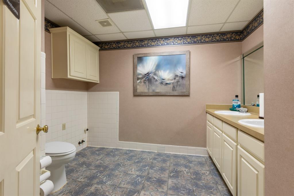 Shady Oaks Gardens Sub - Commercial Sale