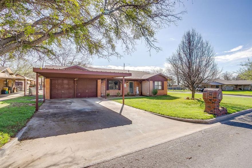 Welcome to 800 Brazos Drive in Mineral Wells! This well maintained 3 bedroom, 2 bath brick home sits on a spacious corner lot in an established neighborhood. Inside, you’ll find a functional layout with ceramic tile flooring, decorative lighting, and crown molding throughout the main living areas. The kitchen offers generous cabinet space and flows easily into the dining and living areas, making it great for everyday living and entertaining. The primary suite provides a comfortable retreat, while the additional bedrooms offer flexibility for guests, family, or a home office. Enjoy relaxing in the screened-in patio, perfect for morning coffee or evening gatherings. The fenced backyard offers space for pets, gardening, or outdoor fun. The home also features solar panels that will be paid off at closing with an acceptable offer, providing energy efficiency and long-term savings for the next owner. Conveniently located near schools, shopping, and dining.