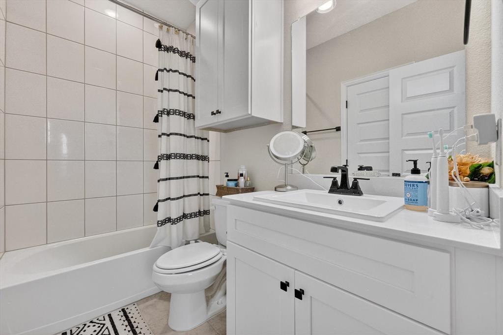 Oaks of North Grove - Residential