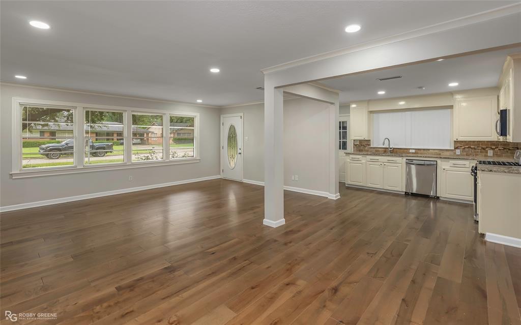 Shreveport, Louisiana 71105, United States, 3 Bedrooms Bedrooms, ,3 BathroomsBathrooms,Residential,Active,179307