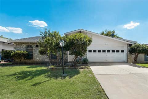 Property photo of 2002 Rose Hill Road, Carrollton, TX 75007