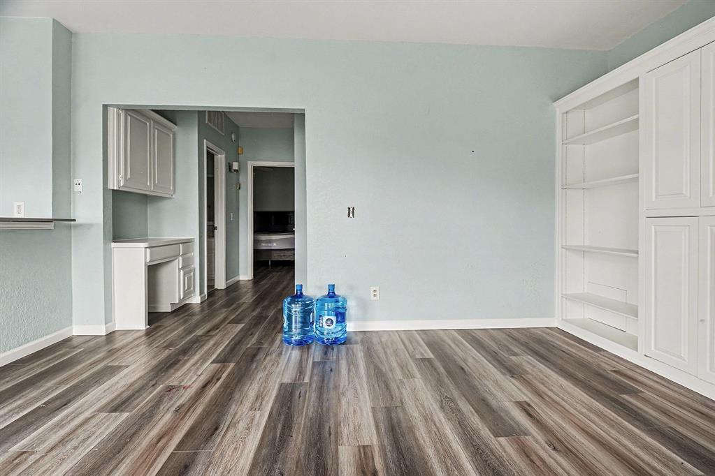 Oaks On The Bend Condos Ph 01-04 - Residential