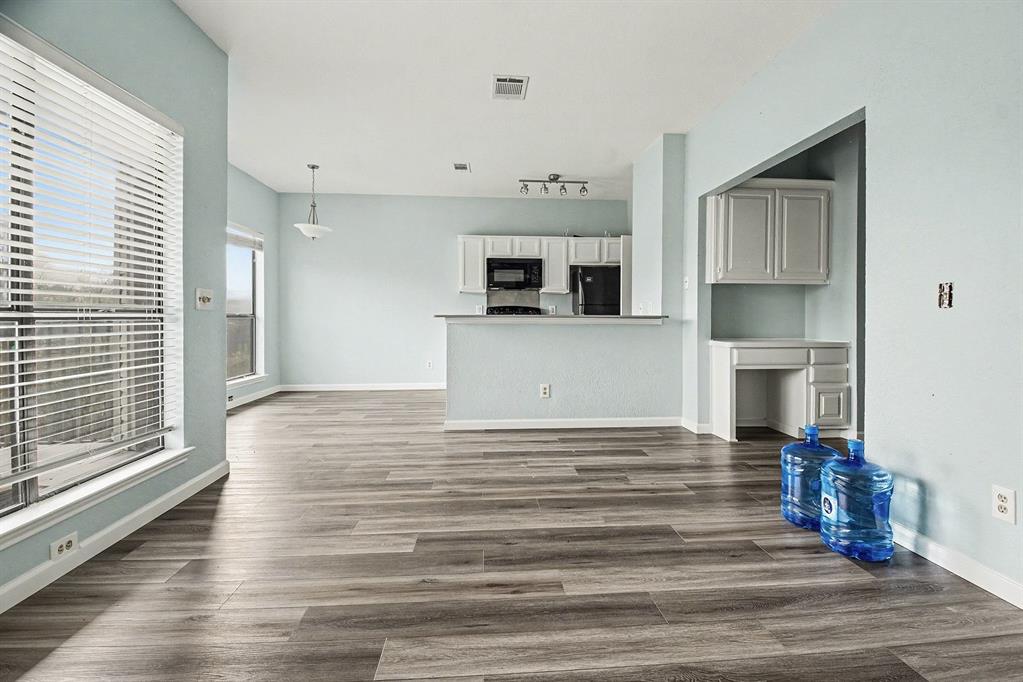 Oaks On The Bend Condos Ph 01-04 - Residential