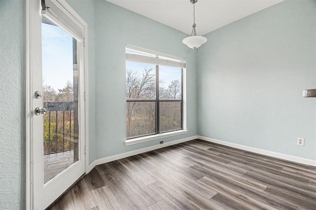 Oaks On The Bend Condos Ph 01-04 - Residential