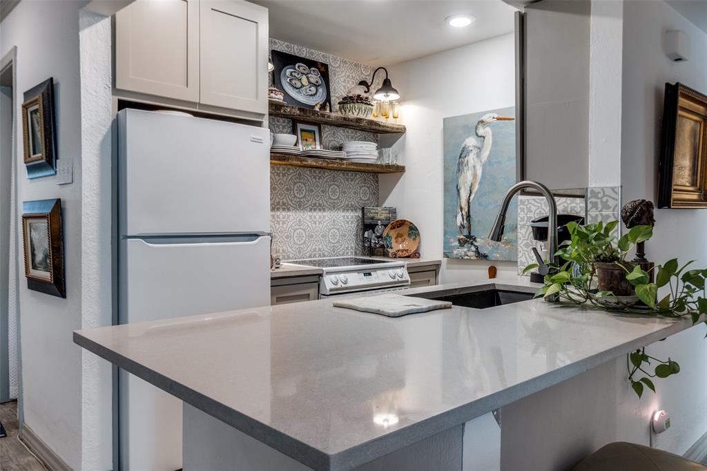 River Oaks Condos - Residential