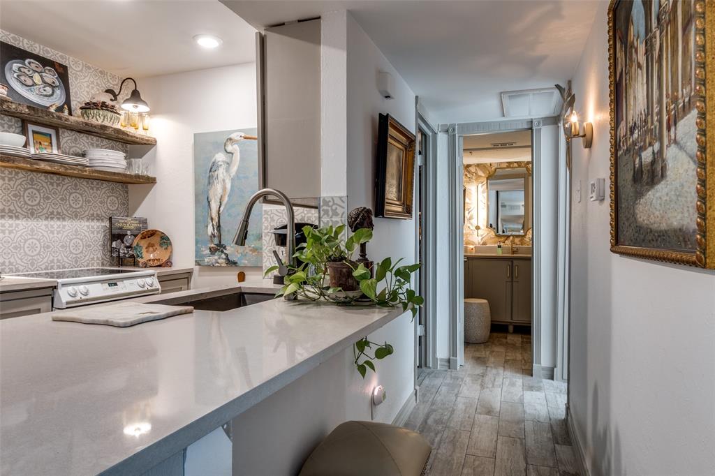 River Oaks Condos - Residential