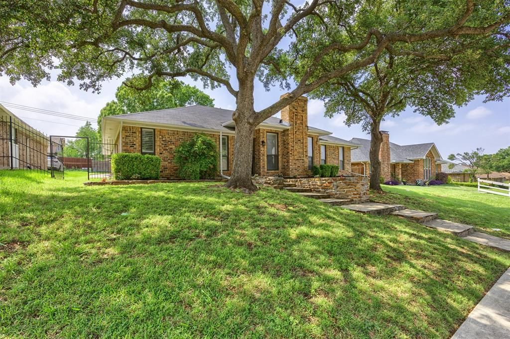 Photo of 3123 Honeydew Drive, Carrollton, TX 75007 (MLS # 21149050)