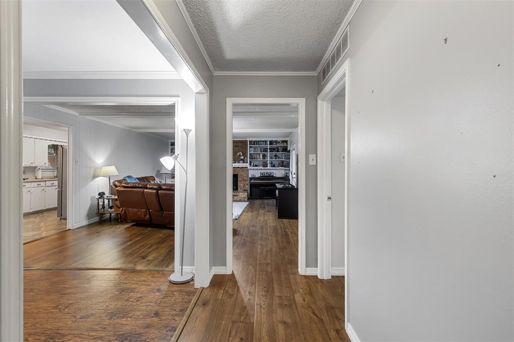 1317 Kingsbridge Drive