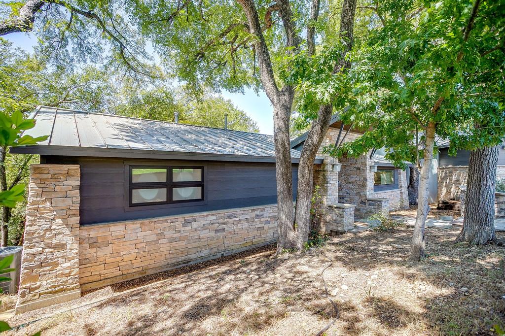 3050 Bellaire Drive W