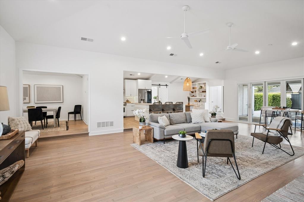 7605 Queens Garden Drive