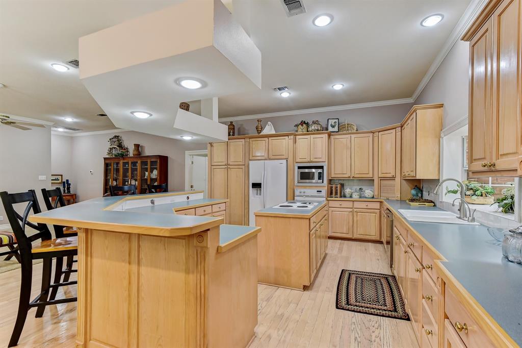 MEADOWS GLEN - Residential