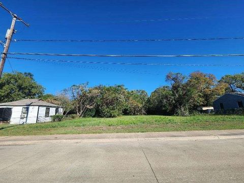 7812 Carbondale Street Dallas TX 75216