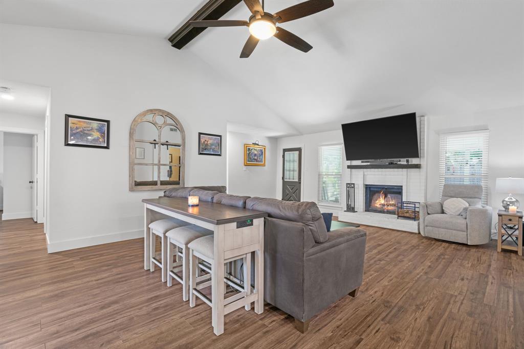 6005 Hillglen Drive