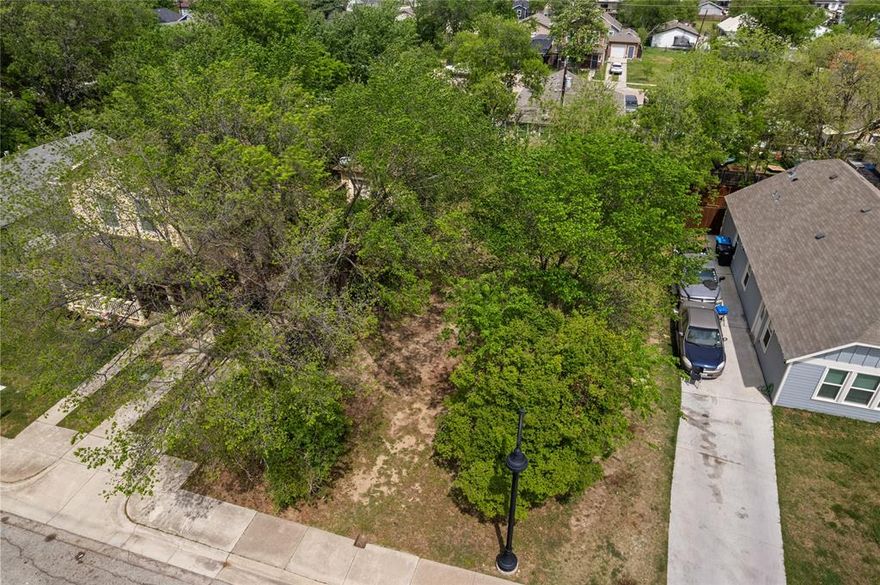 Seize this rare opportunity to build in one of Fort Worth's most sought-after neighborhoods in Historic Southside. Nestled in a rapidly growing corridor, the surrounding area is buzzing with new builds and infill development, making this an ideal time to invest. This is a neighborhood on the rise, with a dynamic mix of established homes and modern new construction taking shape block by block. Location couldn't be more convenient. With quick access to both I-35 and I-30, commuting to downtown Fort Worth.