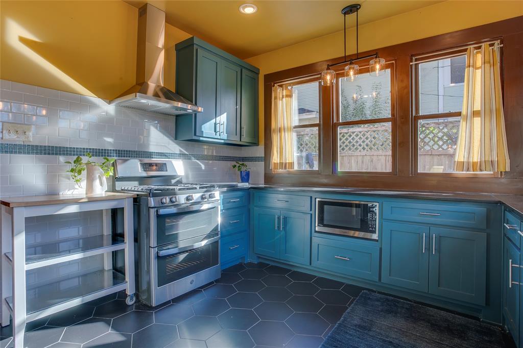 Winnetka Heights - Residential