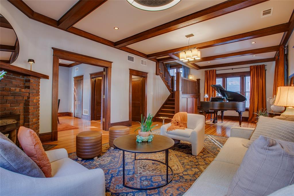 Winnetka Heights - Residential