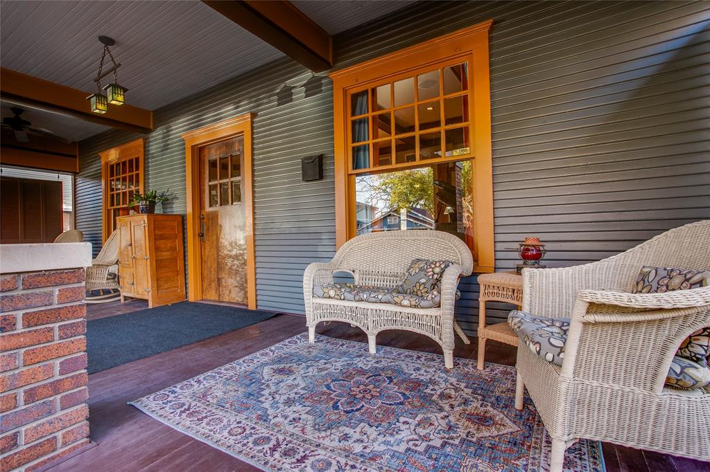 115 S Rosemont Avenue