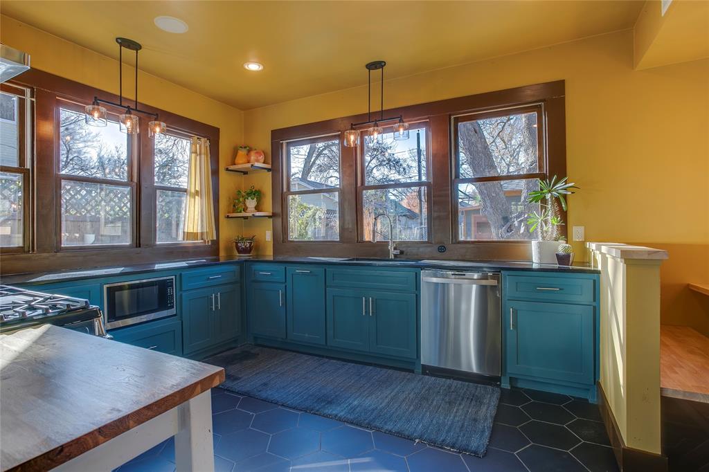 Winnetka Heights - Residential