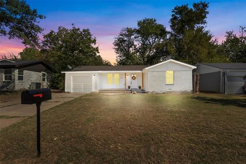 916 Zelda Drive Hurst TX 76053