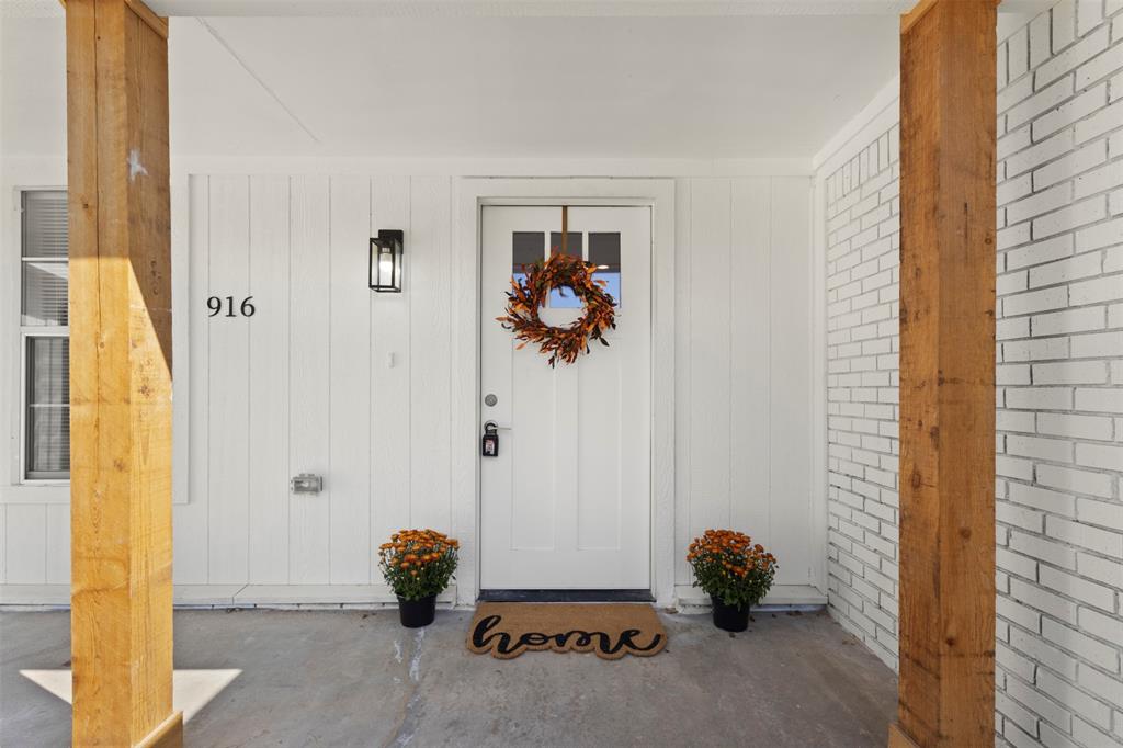 916 Zelda Drive