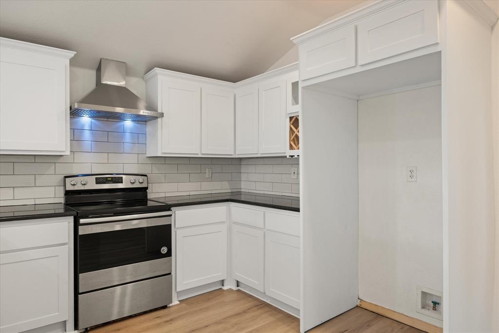 R STORY - Residential