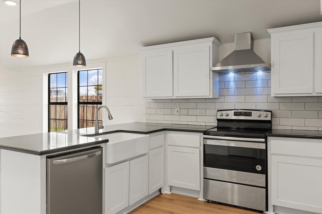 R STORY - Residential