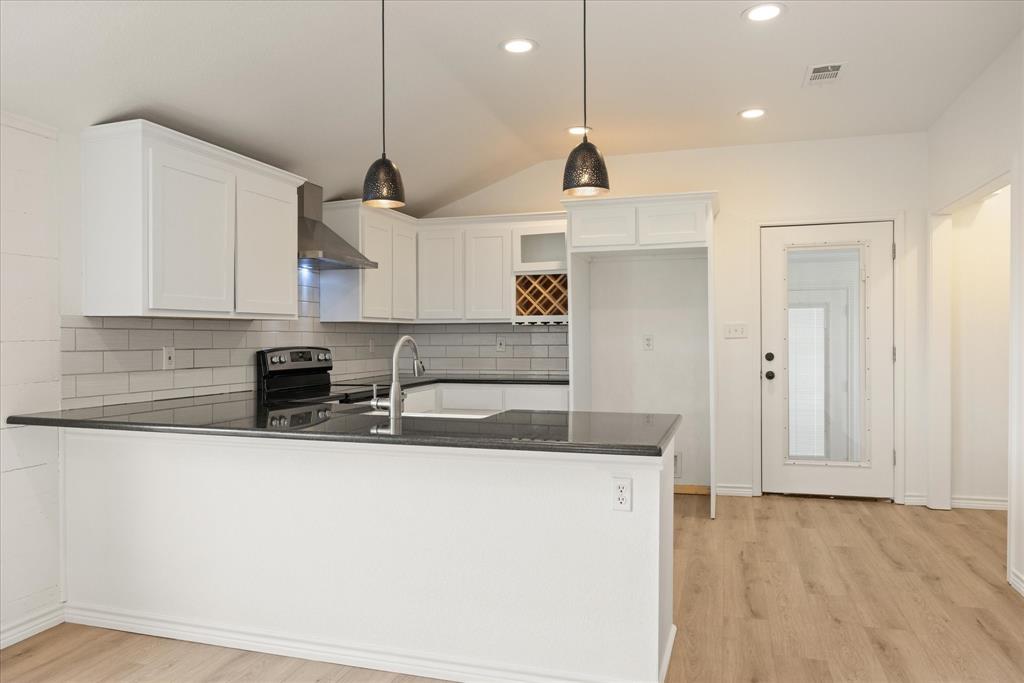 R STORY - Residential