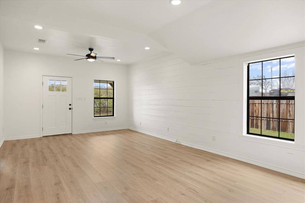 R STORY - Residential