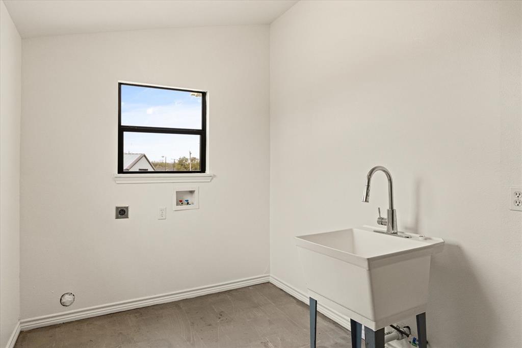 R STORY - Residential