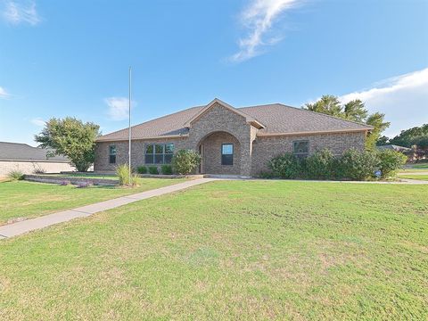 1623 W College Street Jacksboro TX 76458