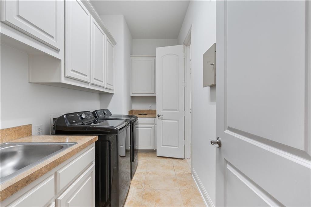 Castle Hills Community Center - Residential