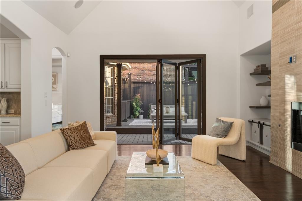 Castle Hills Community Center - Residential