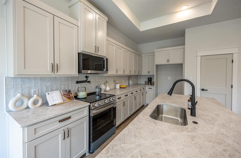2902 Hiawatha Trail