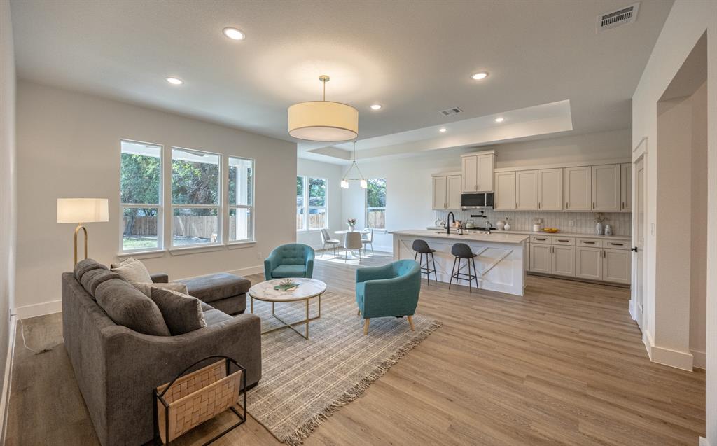2902 Hiawatha Trail