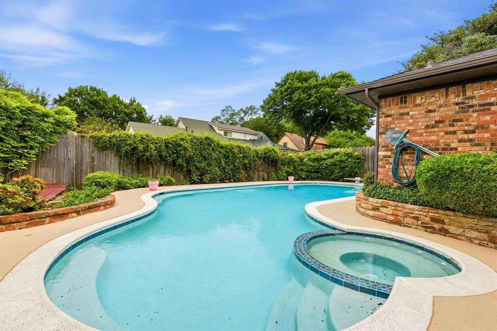 1912 Deerfield Drive