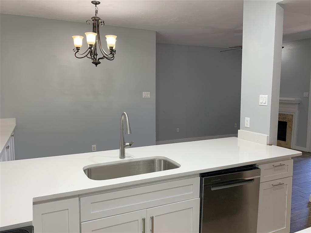 Woods On Park Lane Condos - Residential