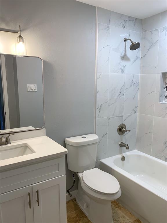 Woods On Park Lane Condos - Residential