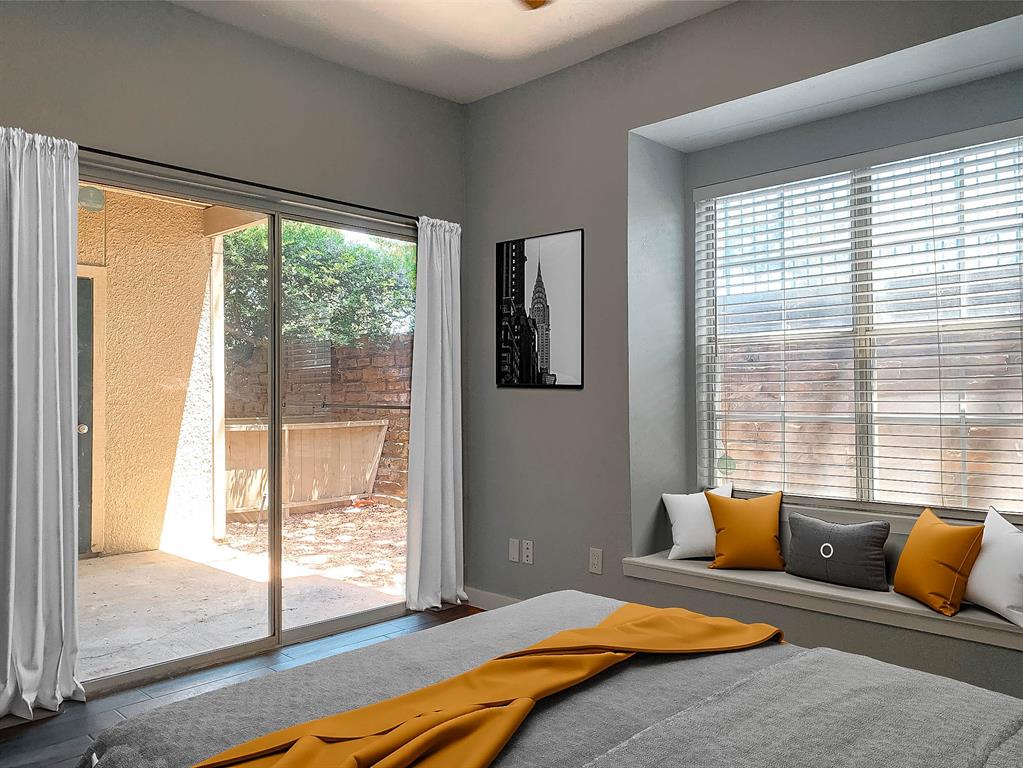 Woods On Park Lane Condos - Residential