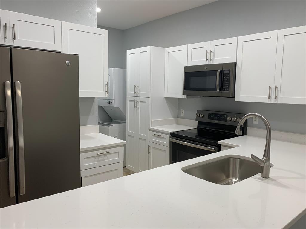 8601 Park Lane 414