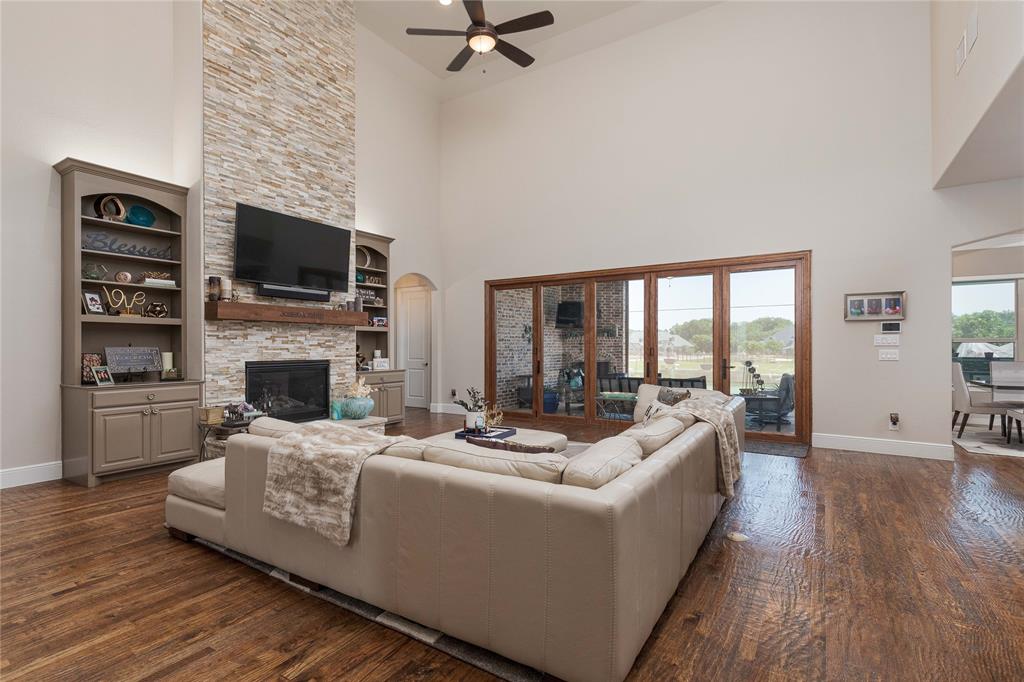 835 Bentwater Drive