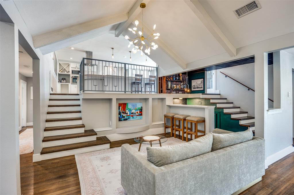 2910 S Country Club