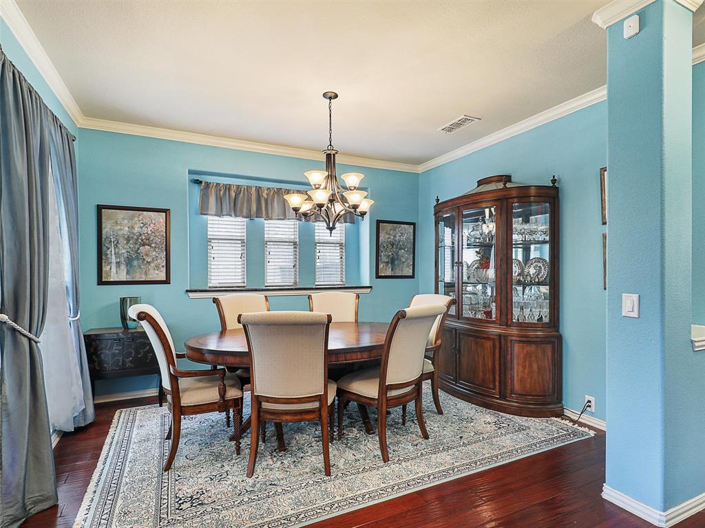 2420 Forest Gate Drive