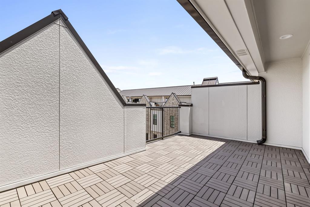 InTown at Las Colinas Station - Residential