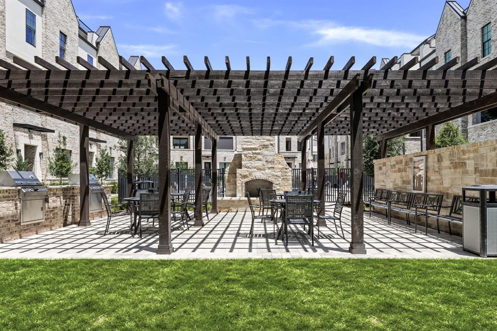 InTown at Las Colinas Station - Residential