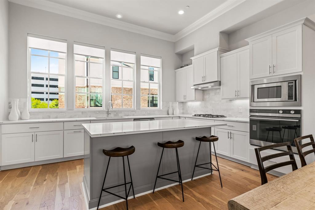 InTown at Las Colinas Station - Residential