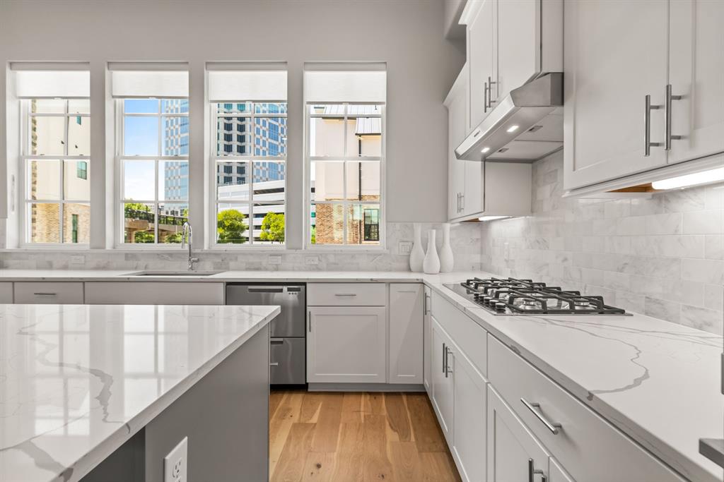 InTown at Las Colinas Station - Residential