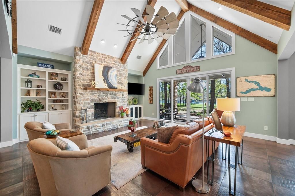 Photo of 892 Waters Edge Drive, Corsicana, TX 75109 (MLS # 21207207)