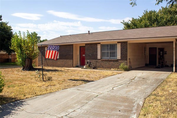 1409 AVENUE D, GRAHAM, TX 76450 - Image 9437cbfa3858bfd7bb1f129dc3079dd3/280595162