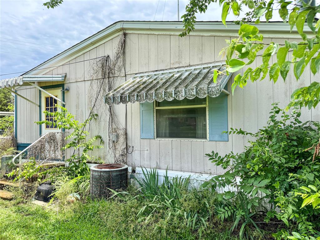 439 Live Oak Loop