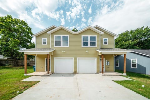 Photo of 1016 W Ford Street, Denison, TX 75020 (MLS # 21357507)